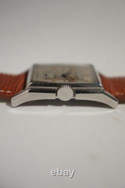 JAEGER-LECOULTRE UNIPLAN ACIER, CADRAN 2 TONS, années 40 JAEGER-LECOULTRE UNIPLAN ACIER, CADRAN 2 TONS, années 40