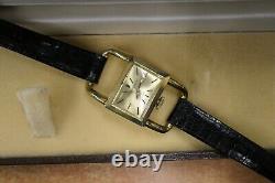 Jaeger-LeCoultre Facon Hermes Etrier or jaune boucle plaqué or signée 1960's tbé