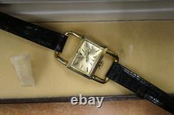 Jaeger-LeCoultre Facon Hermes Etrier or jaune boucle plaqué or signée 1960's tbé