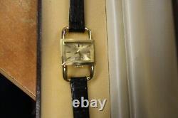 Jaeger-LeCoultre Facon Hermes Etrier or jaune boucle plaqué or signée 1960's tbé