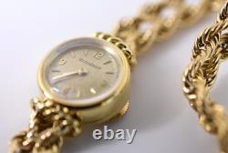 Montre Jaeger Lecoultre, Circa 1954, entièrement or 18 carats, bracelet tressé