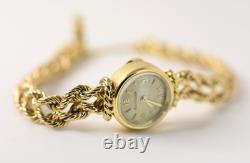 Montre Jaeger Lecoultre, Circa 1954, entièrement or 18 carats, bracelet tressé