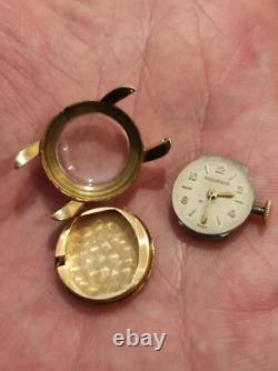 Montre femme vintage Jaeger Lecoultre en or jaune 18 K