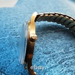 Montre homme vintage Jaeger LeCoultre en or massif 18 carats calendrier pouss