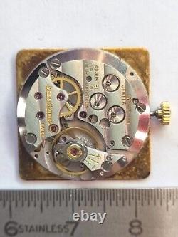 Mouvement montre ancienne mécanique jaeger lecoultre 895 pour pièce horloger
