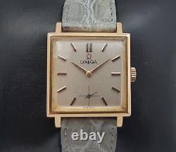 Omega Square En Or 18K A Remontage Manuel Cal. 302 De 1958