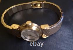 Très belle montre femme vintage JAEGER LECOULTRE boîtier et bracelet or 18 carat